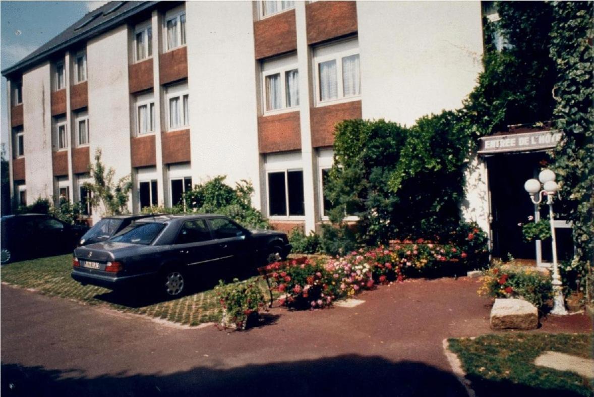 Le France Hotel Loudeac Exterior photo