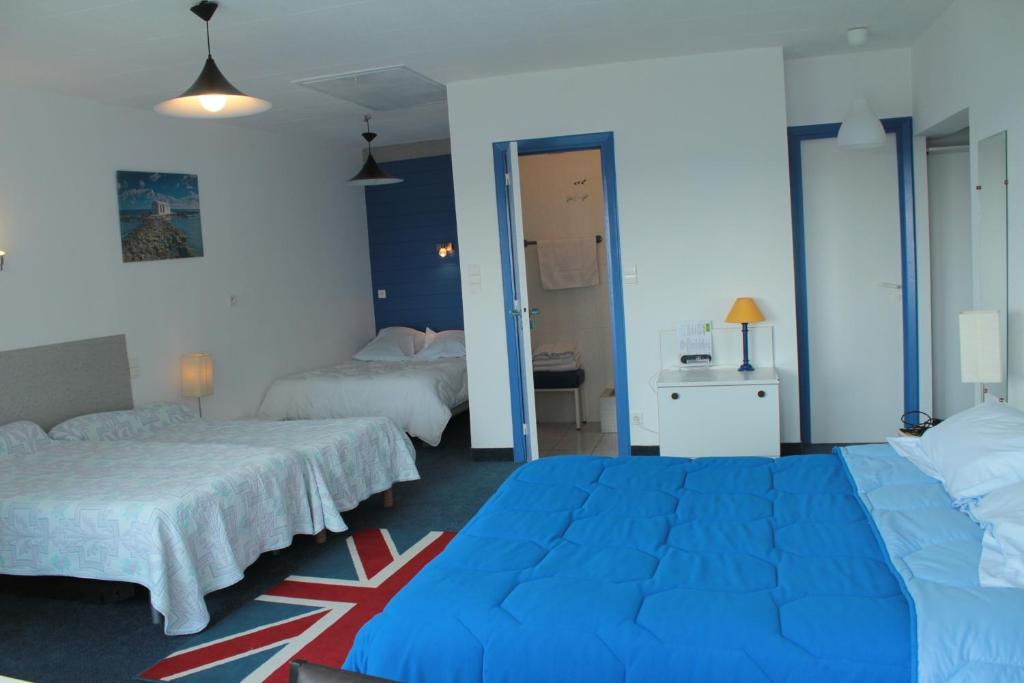 Le France Hotel Loudeac Room photo