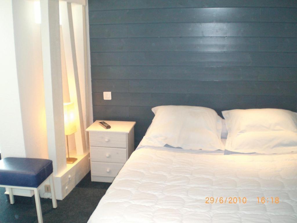 Le France Hotel Loudeac Exterior photo